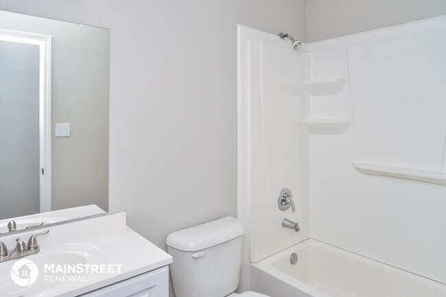 Building Photo - 4734 Waterfront Oak Dr