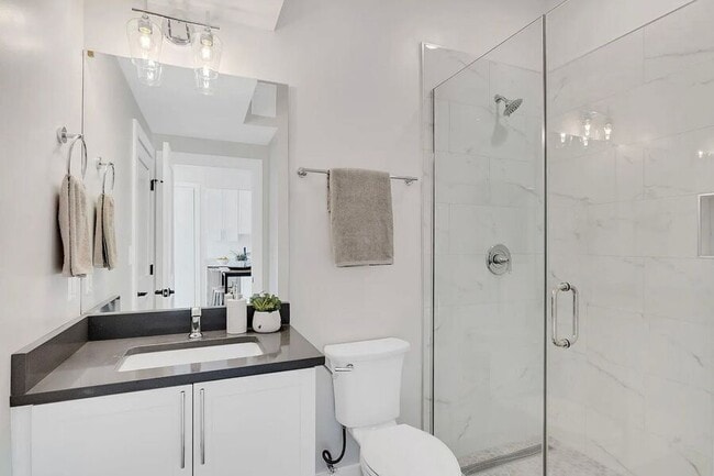 Building Photo - 1130 Penn St NE