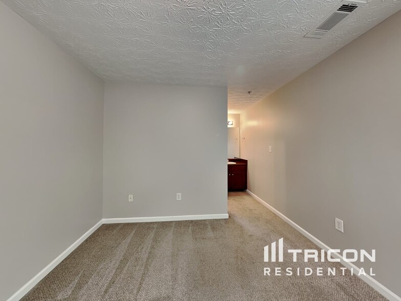 Building Photo - 1038 Wedgewood Ct NE