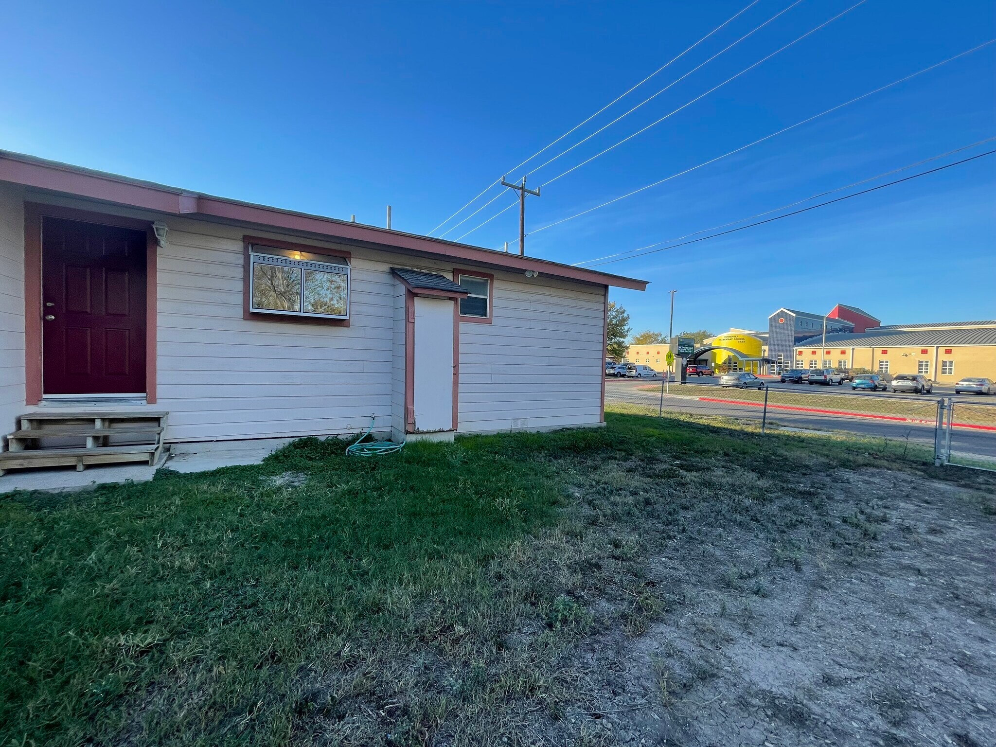 Building Photo - 322 Saint Louis Ave