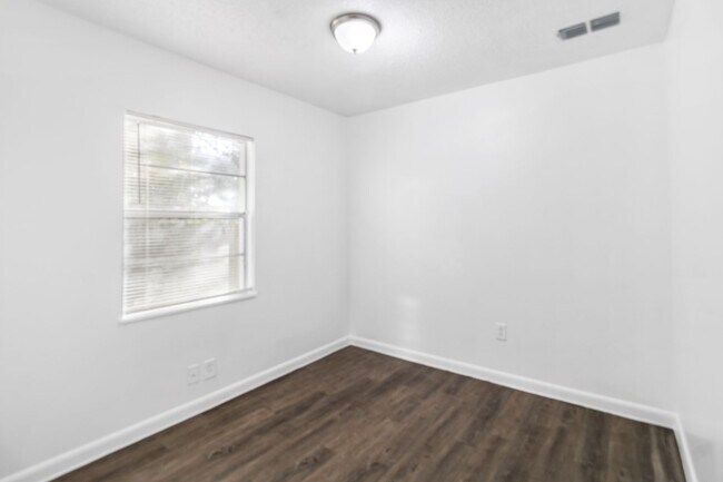 Building Photo - 1016 Edith Ave