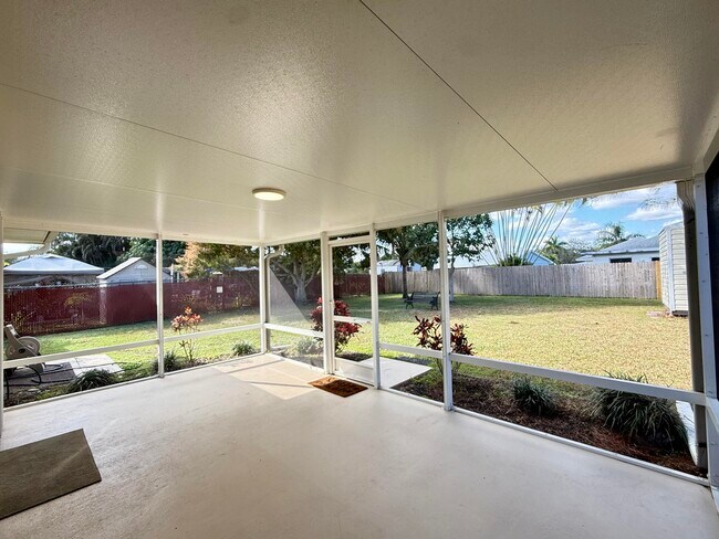 Building Photo - 486 NE Solida Cir