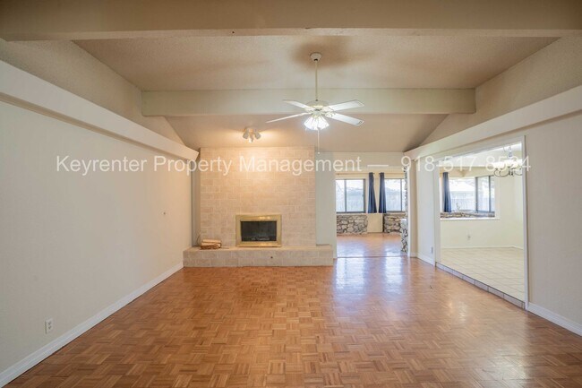 Building Photo - 3 Bed | 2 Bath in South Tulsa!