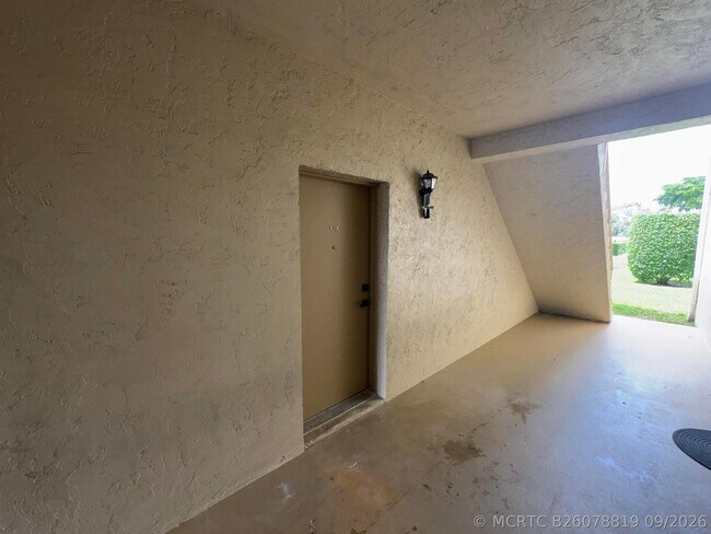 Building Photo - 1758 Abbey Rd