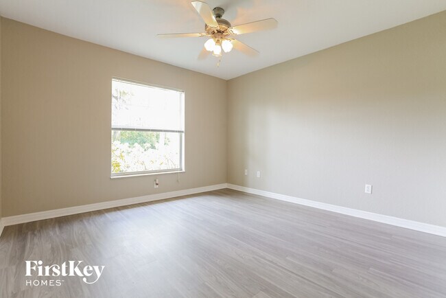 Building Photo - 2463 Alesio Ave