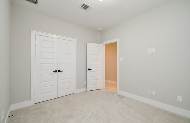 Building Photo - 18150 Moonlit River Dr