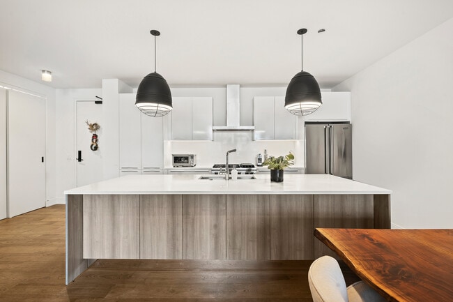 Building Photo - 111 S Peoria St