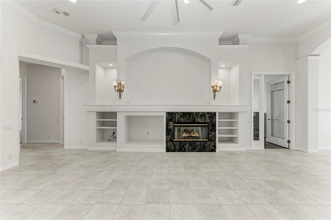 Building Photo - 6577 Waters Edge Way