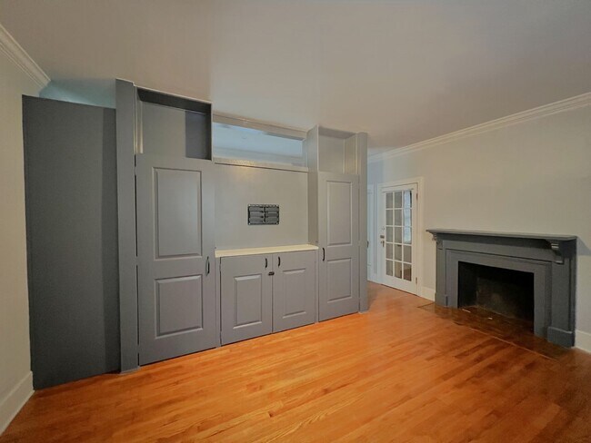 Building Photo - 50 E Housatonic St