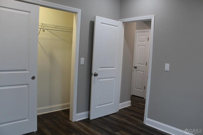 Building Photo - 147 Clinton St