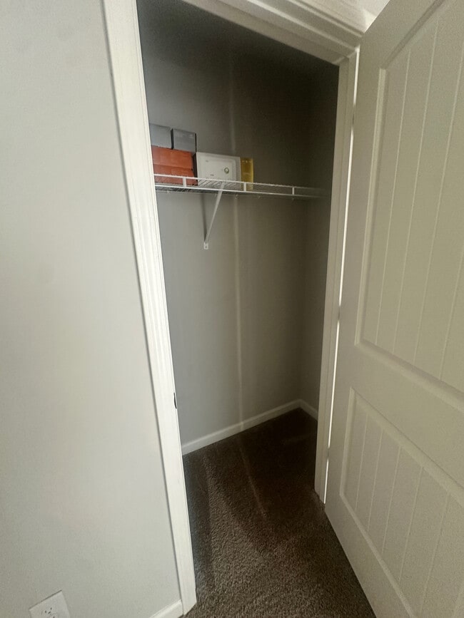 Building Photo - Room in House on Toronto Cir