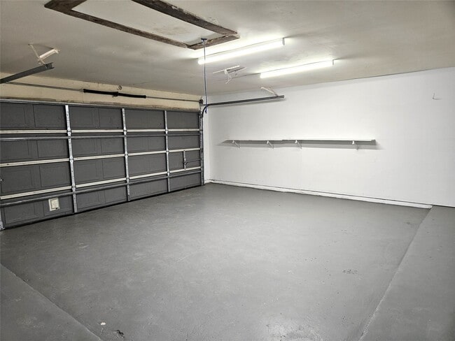 Building Photo - 17135 Hewing Dr