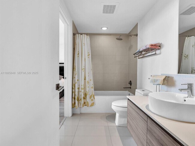 Building Photo - 121 NE 34th St