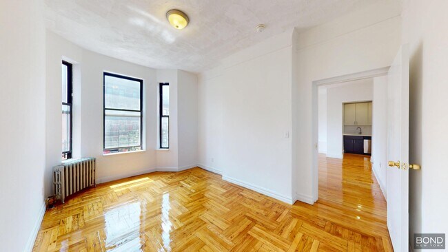 Building Photo - 17 W 125th St