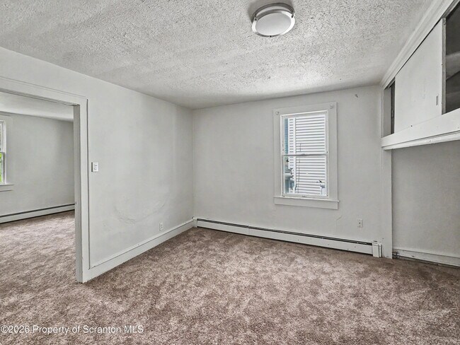 Building Photo - 949 Carmalt St