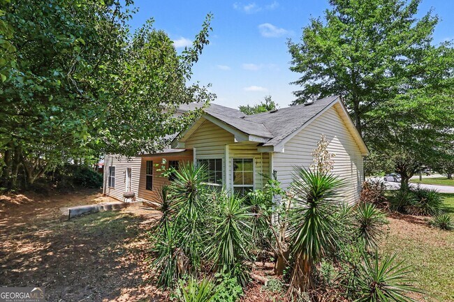 Building Photo - 2233 Glen Briar Way