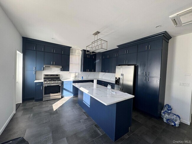 Building Photo - 88-36 77th St