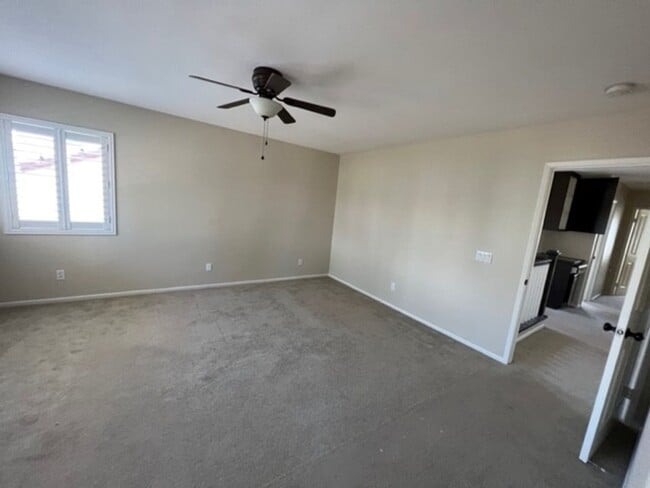 Building Photo - Rolling Hills Ranch! Spacious 4 Bedroom 2....