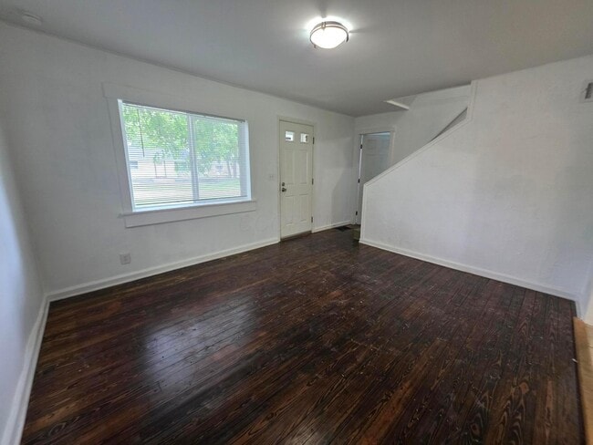 Building Photo - 1597 Koebel Rd