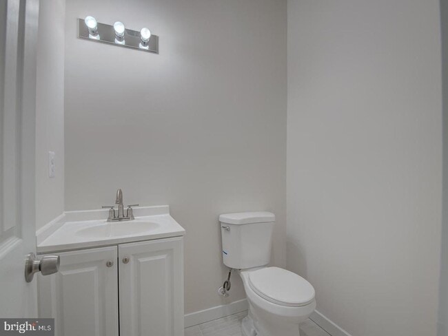 Building Photo - 14750 Jordan Ln