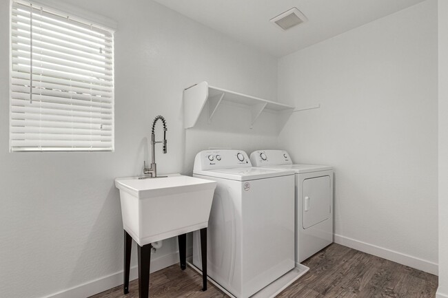 Building Photo - Beautiful home in Eastmark with 3 bedrooms...