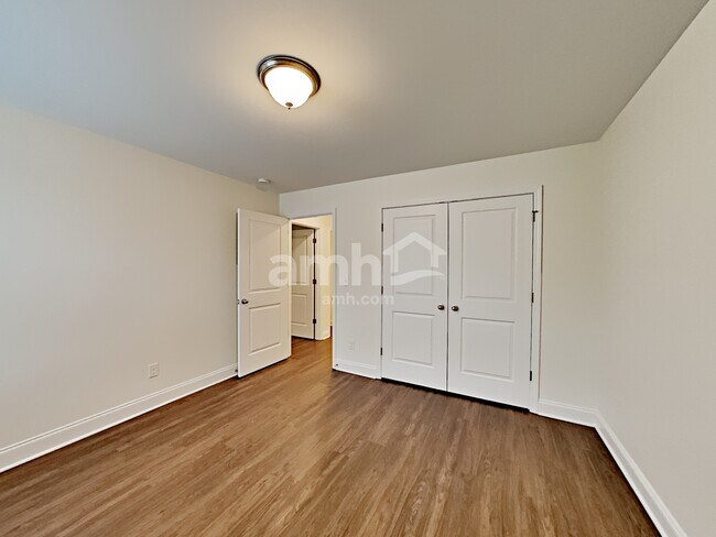 Building Photo - 4328 Longfellow Dr