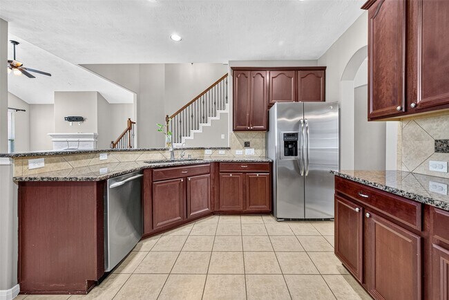Building Photo - 4507 Lakefront Terrace Dr