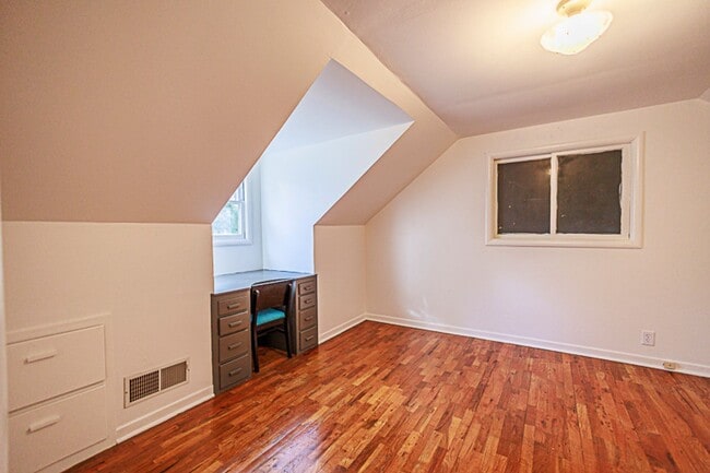 Building Photo - Charming three bedroom, two bath home with a Garage