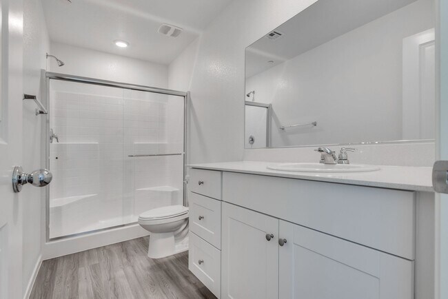 Building Photo - Welcome to a stunning recently built townh...
