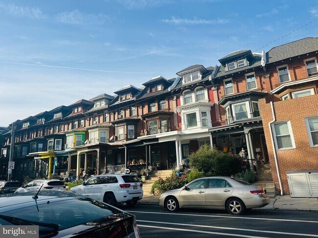 Building Photo - 4911 Catharine St