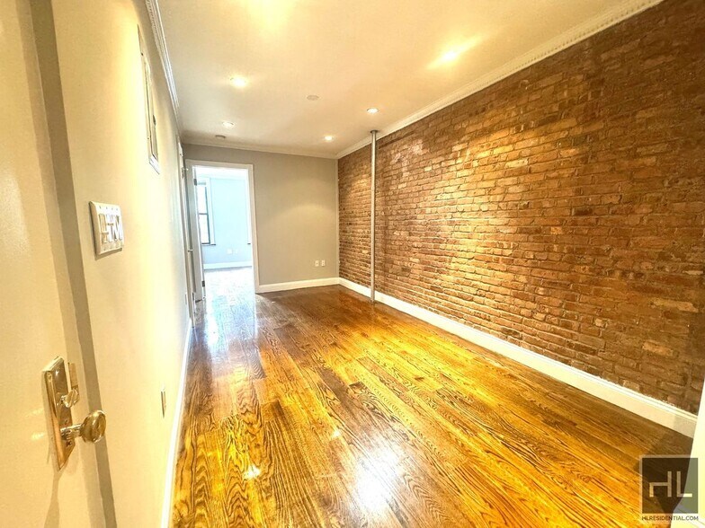 Primary Photo - Avenue A