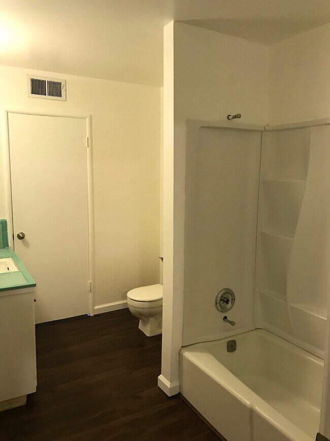 Building Photo - Clovis home for rent.