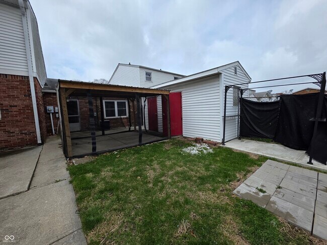 Building Photo - 3805 Biscayne Rd