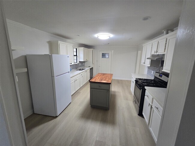 Building Photo - 9254 Haddick St