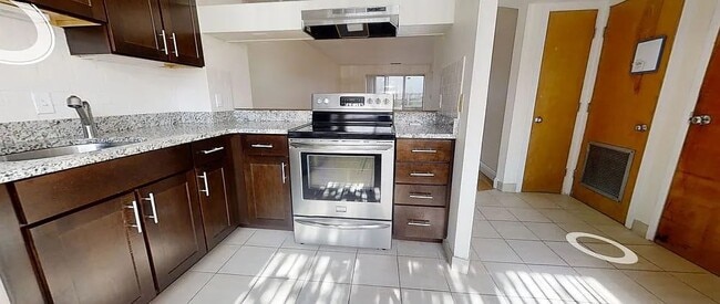 Building Photo - 146 North Beacon St