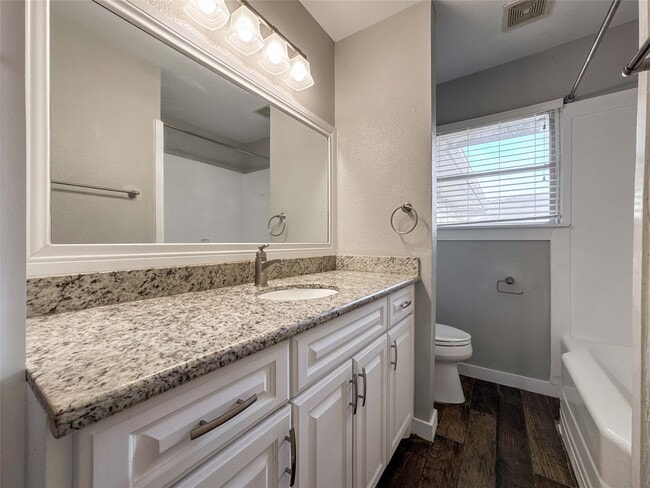 Building Photo - 5619 Wood Creek Way