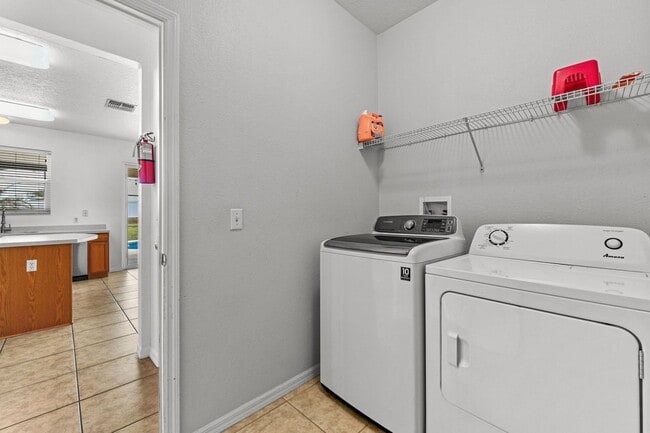 Building Photo - Perfect 4BR two story home with a Pool & Near Disney