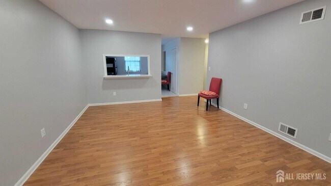 Building Photo - 701 Woodbridge Commons Way