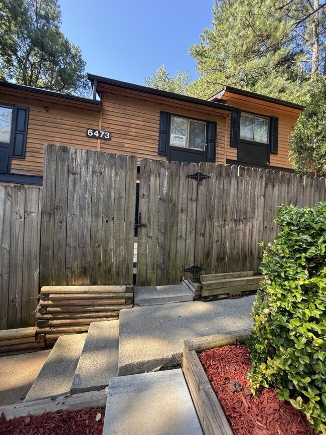 Building Photo - 6473 Klinect Ct