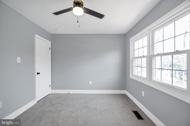 Building Photo - 12404 Surrey Cir Dr