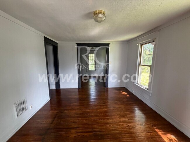 Building Photo - 503.5 Collett-