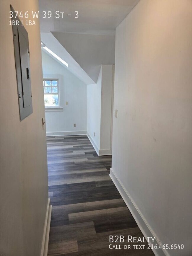 Building Photo - 3746 W 39th St