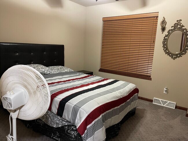 Building Photo - 113 Alton Dr