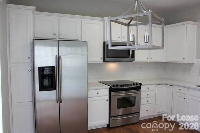 Building Photo - 17534 Hawks View Dr