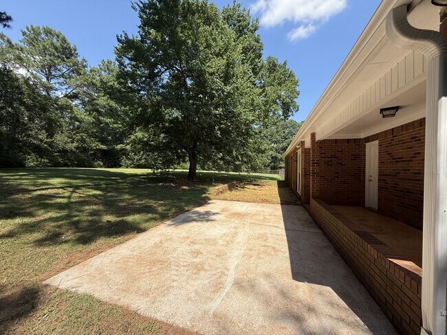 Building Photo - 111 Scarlet Oak Cir