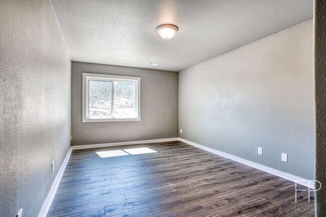 Building Photo - 1194 Co Rd 6