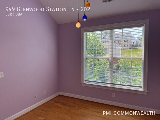 Building Photo - 949 Glenwood Station Ln