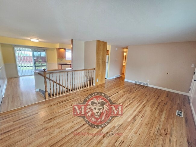 Building Photo - 5 Bd 3 Bath Home Cottonwood Heights
