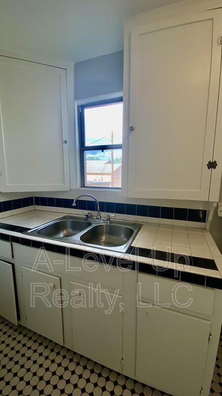 Building Photo - 318 N Euclid Ave