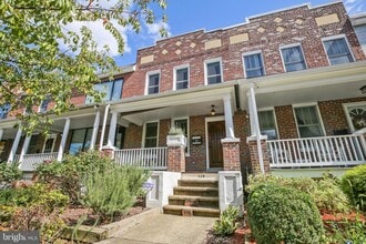 Building Photo - 119 N Peyton St